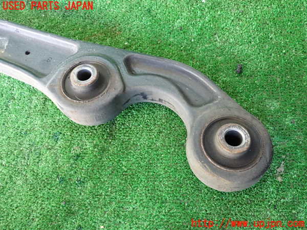 1UPJ-9238165200]パジェロ(V45W)右リアロアアーム1 中古_3