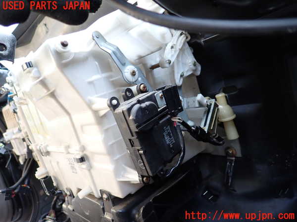 1UPJ-9238166081]パジェロ(V45W)エバポレーター1 (フロント) 中古_3