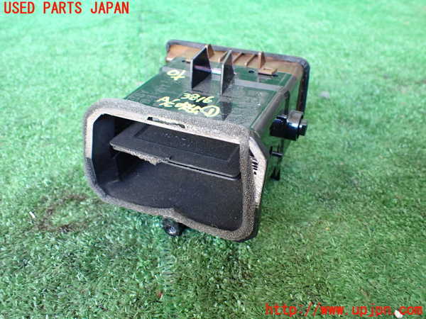 1UPJ-9238167526]パジェロ(V45W)エアコン吹き出し口1 (右) 中古_2