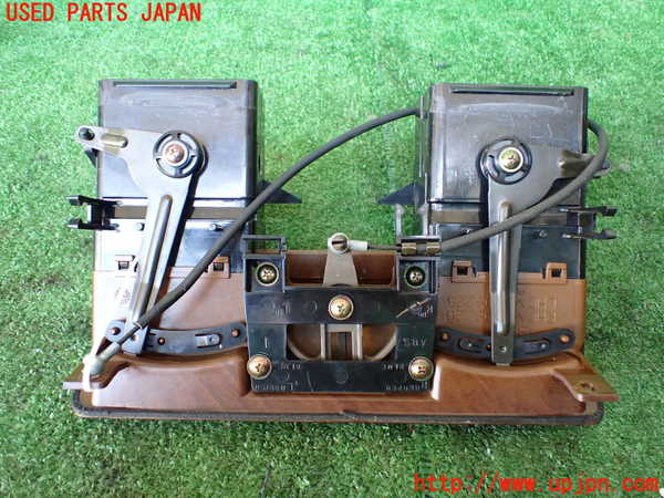 1UPJ-9238167527]パジェロ(V45W)エアコン吹き出し口2 (真中) 中古_4