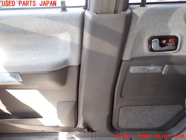 1UPJ-9238167665]パジェロ(V45W)右センターピラートリム 中古_3