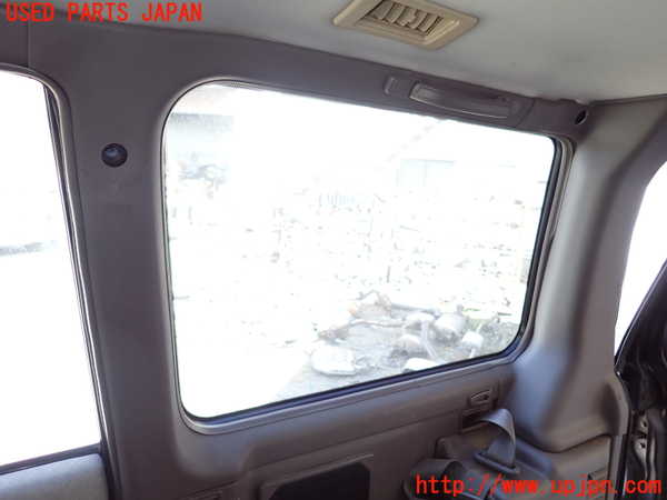 1UPJ-9238167675]パジェロ(V45W)右リアピラートリム 中古_2