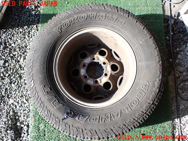 1UPJ-9238169032]パジェロ(V45W)タイヤ　ホイール　1本② 265/70R16 中古_4
