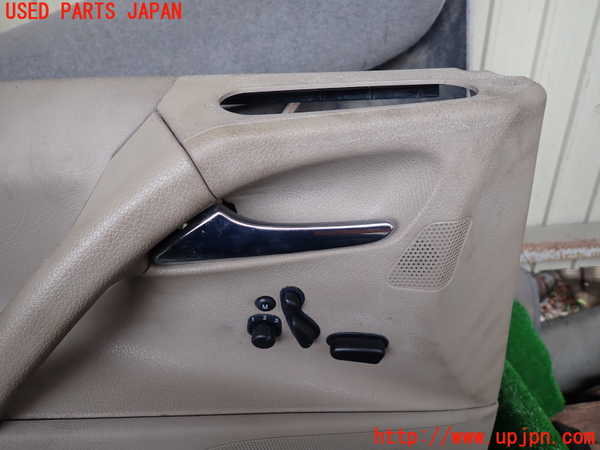 1UPJ-9238171264]ベンツ ビアノ(Viano) W639(639811)左前ドア内張り 中古_2