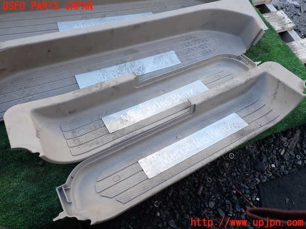 1UPJ-9238177740]ベンツ ビアノ(Viano) W639(639811)スカッフプレート 中古_2