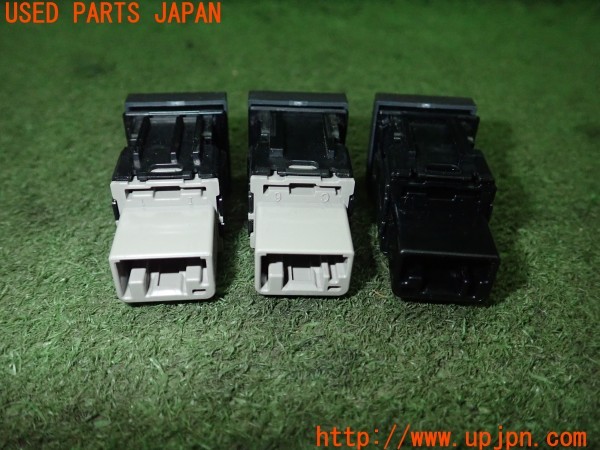 3UPJ=9238180532]プリウス(MXWH60)純正 スイッチセット パワーアウトレット ステアリングヒーター オートマチックハイビーム 中古_2