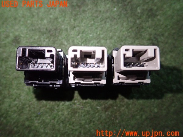 3UPJ=9238180532]プリウス(MXWH60)純正 スイッチセット パワーアウトレット ステアリングヒーター オートマチックハイビーム 中古_3