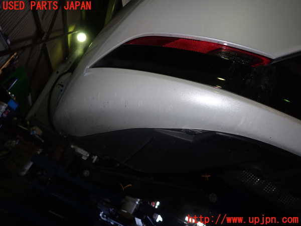 1UPJ-9238181610]プリウス(MXWH60)リアバンパー 中古_5