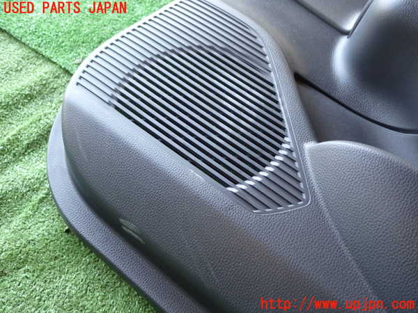 1UPJ-9238181294]プリウス(MXWH60)右後ドア内張り 中古_2