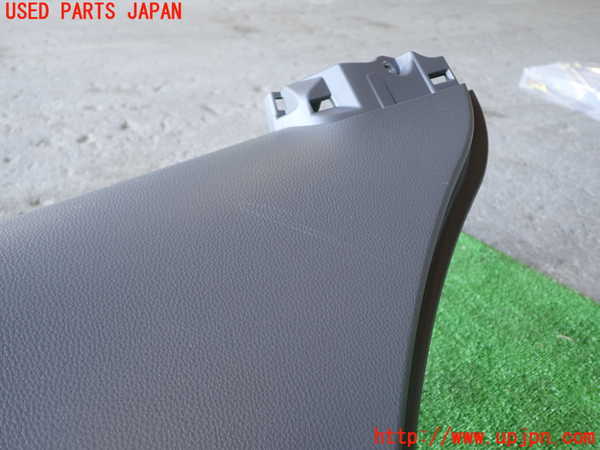 1UPJ-9238181294]プリウス(MXWH60)右後ドア内張り 中古_4