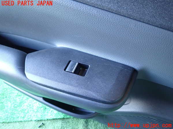 1UPJ-9238181324]プリウス(MXWH60)左後ドア内張り 中古_3