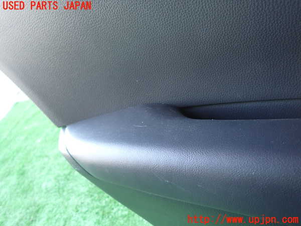 1UPJ-9238181324]プリウス(MXWH60)左後ドア内張り 中古_4