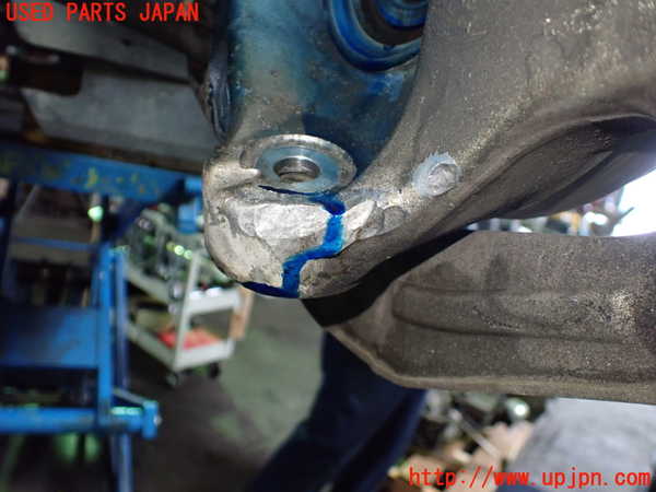 1UPJ-9238194300]ポルシェ・ケイマン(98721)右リアナックルハブ 中古_4