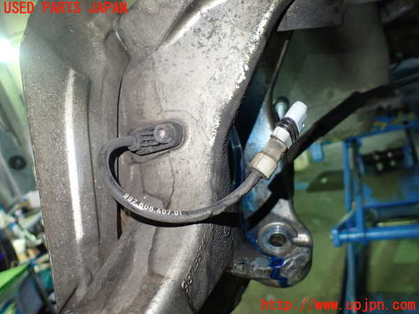 1UPJ-9238194305]ポルシェ・ケイマン(98721)左リアナックルハブ 中古_3