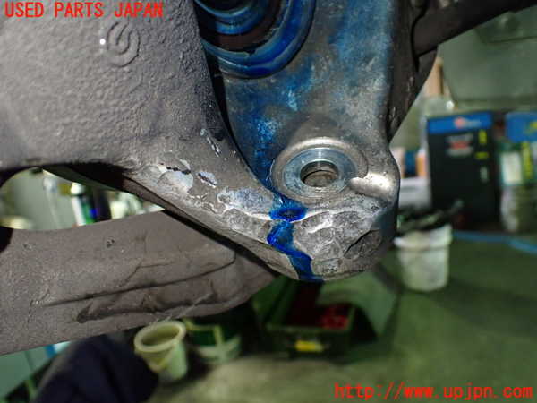 1UPJ-9238194305]ポルシェ・ケイマン(98721)左リアナックルハブ 中古_4