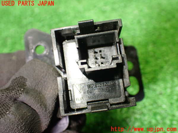 1UPJ-9238196290]ポルシェ・ケイマン(98721)ハザードスイッチ 中古_4