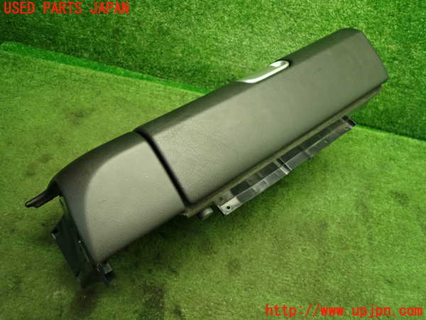 1UPJ-9238197516]ポルシェ・ケイマン(98721)グローブボックス1 中古_3