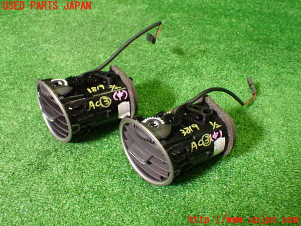 1UPJ-9238197528]ポルシェ・ケイマン(98721)エアコン吹き出し口3 (真中) 【ジャンク】_2