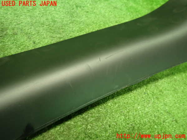 1UPJ-9238197655]ポルシェ・ケイマン(98721)右フロントピラートリム 中古_4