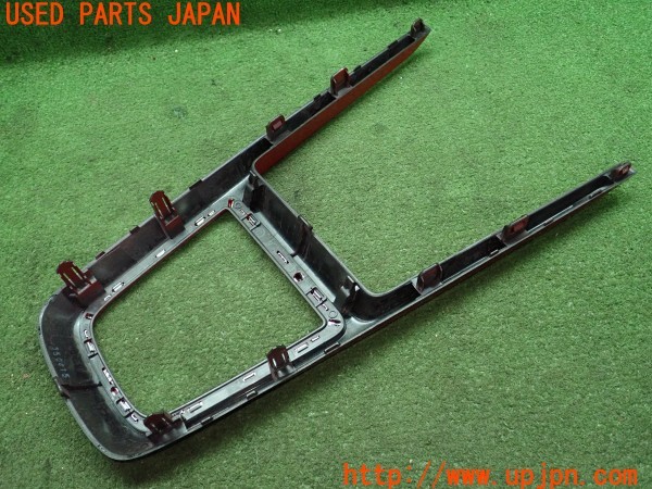 3UPJ=9238200648]スイフト スポーツ(ZC33S)純正 コンソールボックスガーニッシュ センターコンソールパネル シフトパネル 中古_5