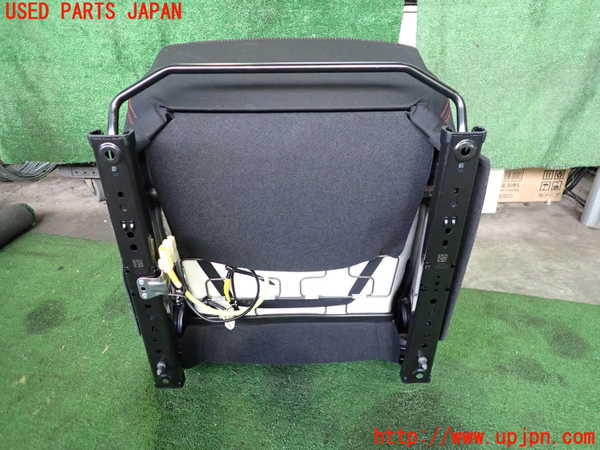 2UPJ-9238207065]スイフトスポーツ(ZC33S)助手席シート 中古_4