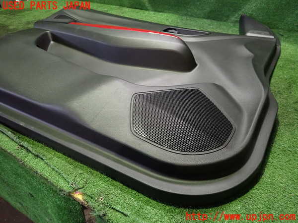 2UPJ-9238201264]スイフトスポーツ(ZC33S)左前ドア内張り 中古_4