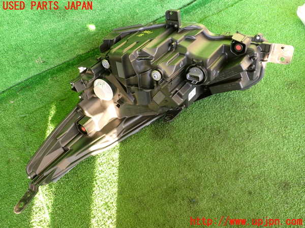 2UPJ-9238211130]クロストレック(GUD)右ヘッドライト LED 中古_3