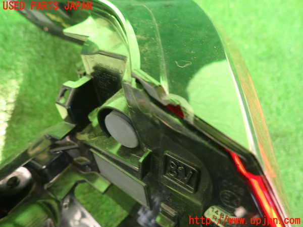 2UPJ-9238211530]クロストレック(GUD)右テールランプ 中古_2