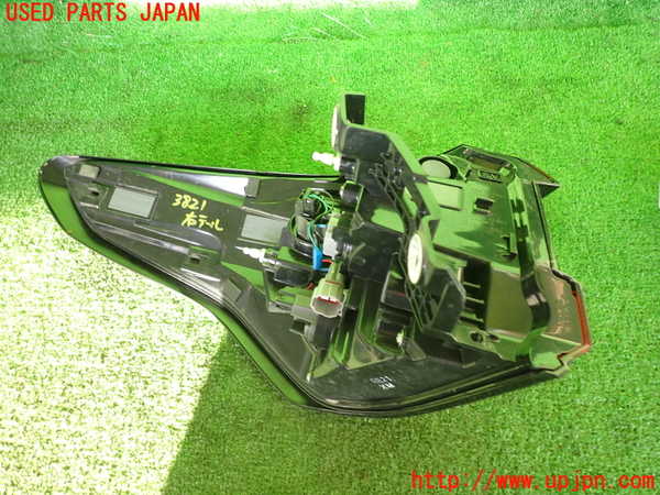 2UPJ-9238211530]クロストレック(GUD)右テールランプ 中古_3