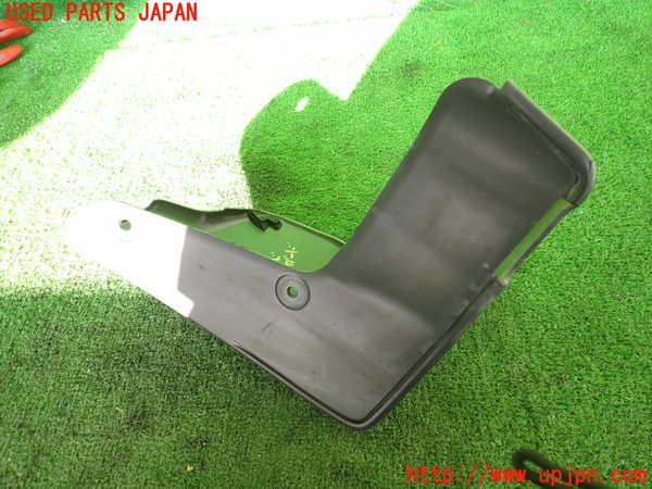 2UPJ-9238211454]クロストレック(GUD)右リアマッドガード(泥除け) 中古_3