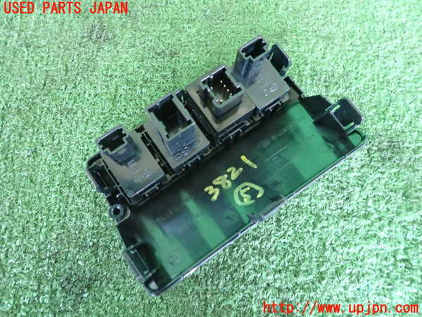 2UPJ-9238216310]クロストレック(GUD)スイッチ5(メーター照度) 中古_2