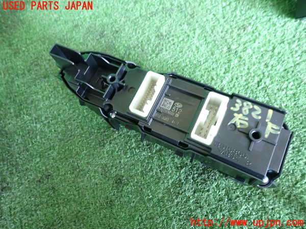 2UPJ-9238216240]クロストレック(GUD)右前パワーウィンドウスイッチ 中古_2