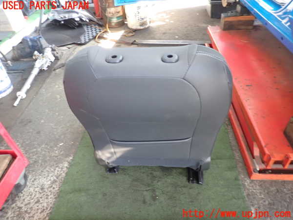 2UPJ-9238217065]クロストレック(GUD)助手席シート 中古_4