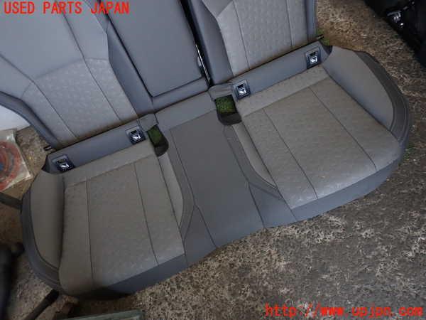 2UPJ-9238217385]クロストレック(GUD)リアシート 中古_3