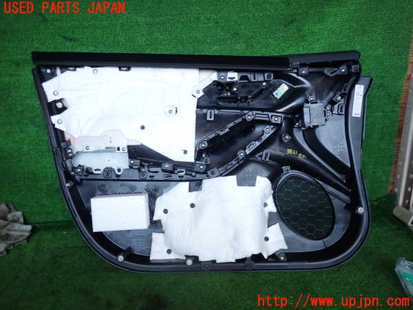 2UPJ-9238211234]クロストレック(GUD)右前ドア内張り 中古_3