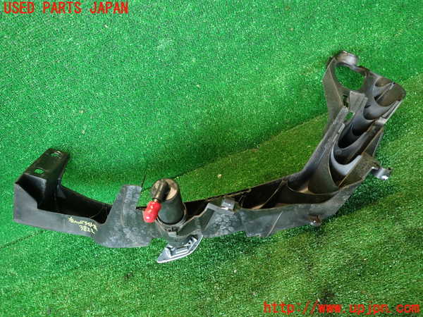 2UPJ-9238221140]BMW 335i クーペ E92(WB35)右ヘッドライトリム 中古_2