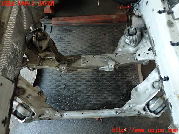 2UPJ-9238225285]BMW 335i クーペ E92(WB35)フロントメンバー 中古_3