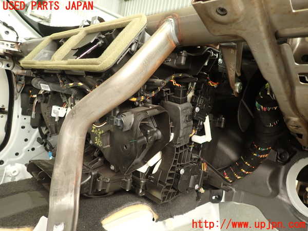 2UPJ-9238226081]BMW 335i クーペ E92(WB35)エバポレーター1 中古_4