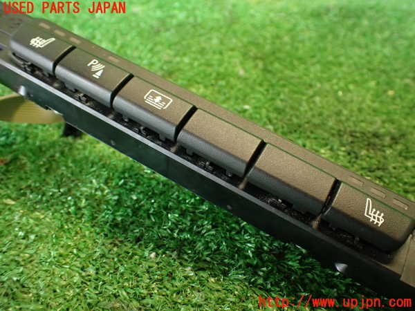 2UPJ-9238226307]BMW 335i クーペ E92(WB35)スイッチ2(シートヒーター パーキングソナー リアサンシェード) 中古_2