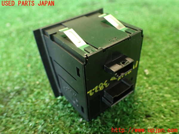 2UPJ-9238226290]BMW 335i クーペ E92(WB35)ハザードスイッチ 中古_3