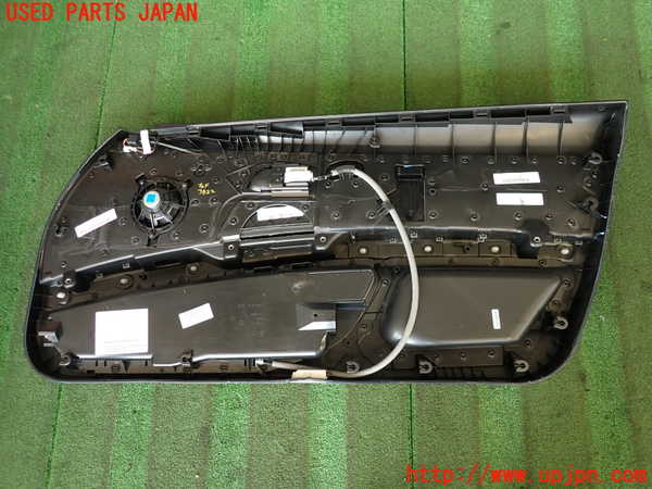2UPJ-9238221264]BMW 335i クーペ E92(WB35)左ドア内張り 中古_5
