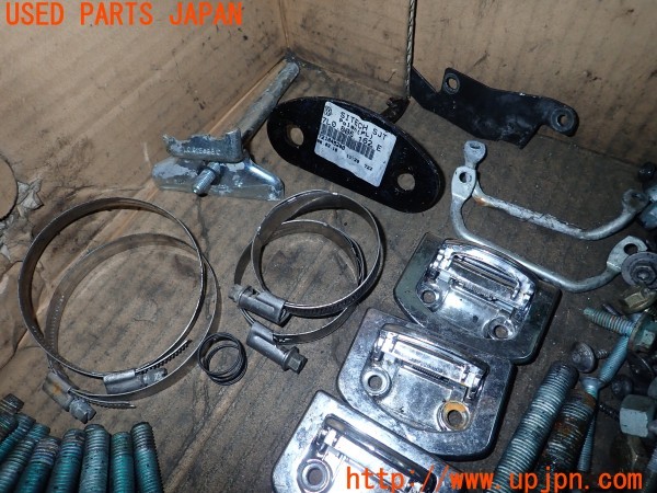 3UPJ=9238230720]ポルシェ カイエン ターボ(9PA50A 955型)ネジ・ナット・ステー類 セット ジャンク_2