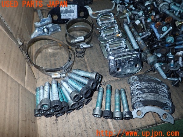 3UPJ=9238230720]ポルシェ カイエン ターボ(9PA50A 955型)ネジ・ナット・ステー類 セット ジャンク_3