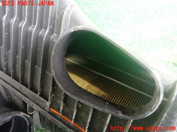 2UPJ-9238232560]ポルシェ・カイエン ターボ(9PA50A)エアクリーナーボックス 中古_3