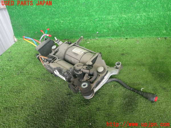 2UPJ-9238235535]ポルシェ・カイエン ターボ(9PA50A)エアサスポンプ 中古_2