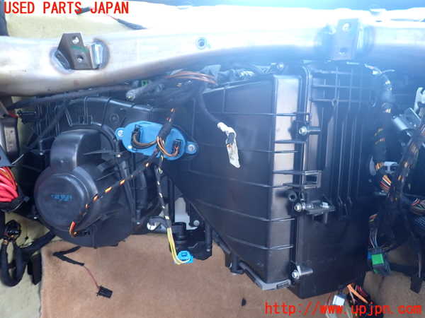 2UPJ-9238236081]ポルシェ・カイエン ターボ(9PA50A)エバポレーター1 中古_3