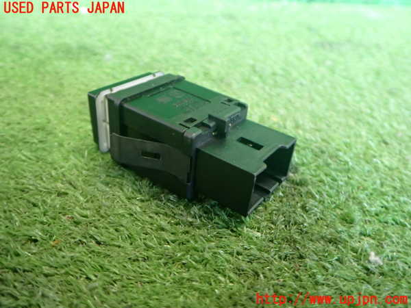 2UPJ-9238236312]ポルシェ・カイエン ターボ(9PA50A)スイッチ7 (PSM OFF) 中古_2