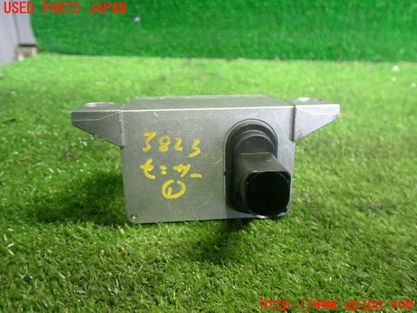 2UPJ-9238236381]ポルシェ・カイエン ターボ(9PA50A)センサー1 中古_2