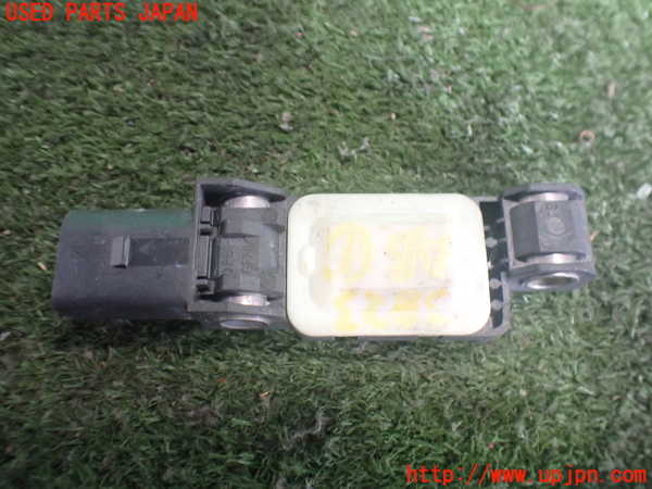 2UPJ-9238236356]ポルシェ・カイエン ターボ(9PA50A)エアバッグセンサー1 中古_2