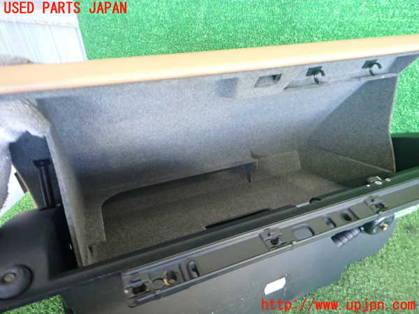 2UPJ-9238237516]ポルシェ・カイエン ターボ(9PA50A)グローブボックス1 中古_2
